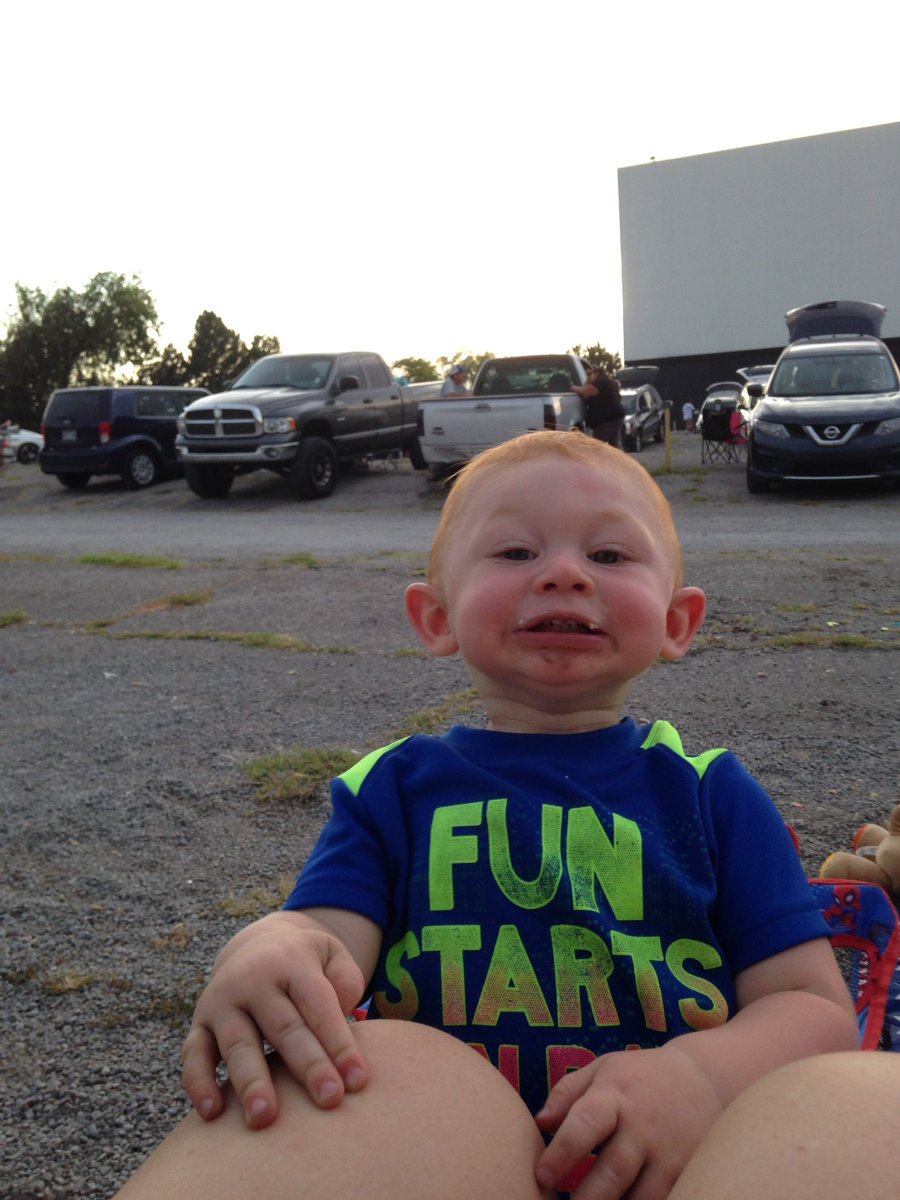 shaeshae2600's tweet photo. here are some pics of my baby brother after i told him to smile, enjoy. https://t.co/I59Dc3uk14