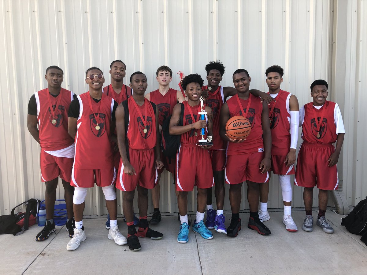 GlobalBallerz's tweet photo. Congratulations Global Ballerz 1st Place in the Summer Heat Classic 
#aau
#AAUBasketball 
#aauboysbasketball 
#globalballerz https://t.co/2KPHBkMIXg