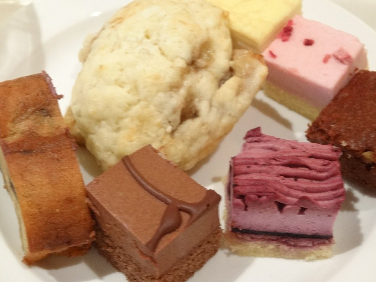たけし 北九州市民 On Twitter 大分市のホテル アリストンホテル大分 Https T Co Xcyfgjylcu 朝食バイキング 朝8時前からスイーツで満腹とか幸せすぎるw 2018年7月15日朝