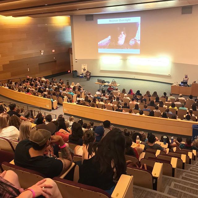 kittenxlady's tweet image. I had such a blast teaching at UCONN today! Thank you @ctcatconnection and @cthumanesociety for hosting me. ♥️ #tinybutmighty #savingkittenslives ift.tt/2KV2joq