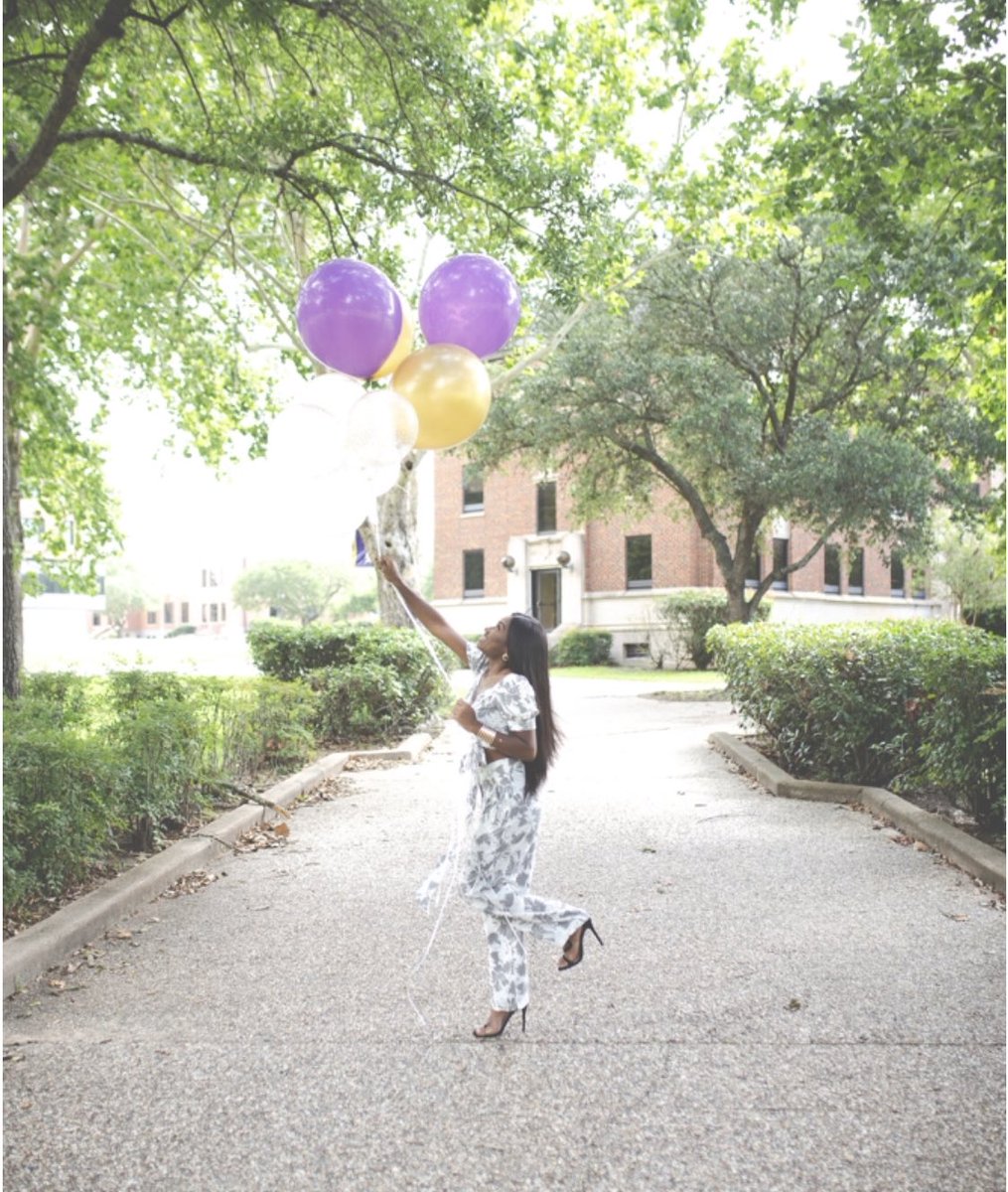 LittleSweetNy's tweet photo. “I'm repping for the girls, who’s taking over the world.. Help me raise a glass for the college grads” 
#3yeargrad💜💛
#20w/abachelors https://t.co/3k9P8bSTji
