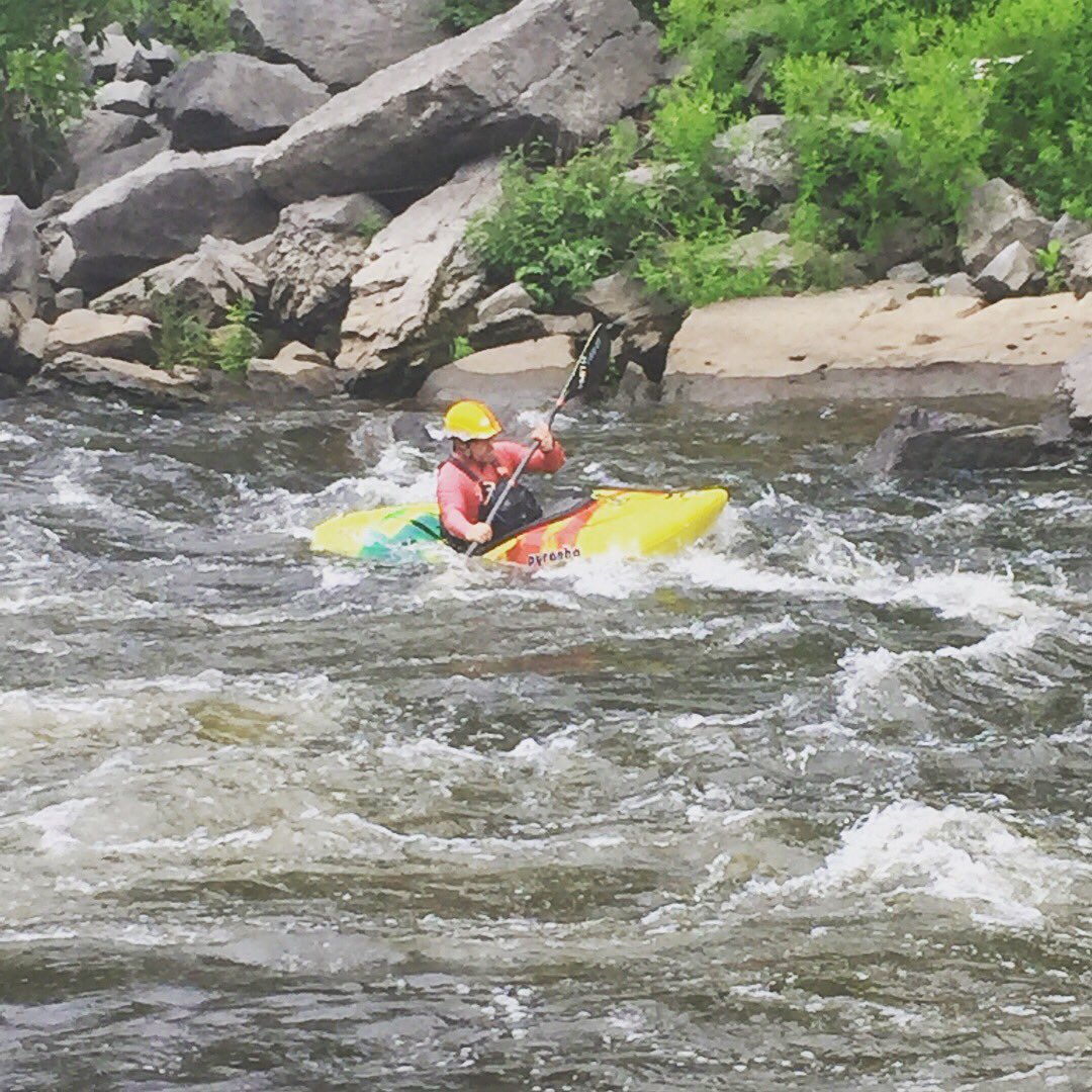 brewyork1's tweet photo. Brew York Music Fest Kayaking Competition underway! https://t.co/UUDtd1w1AY