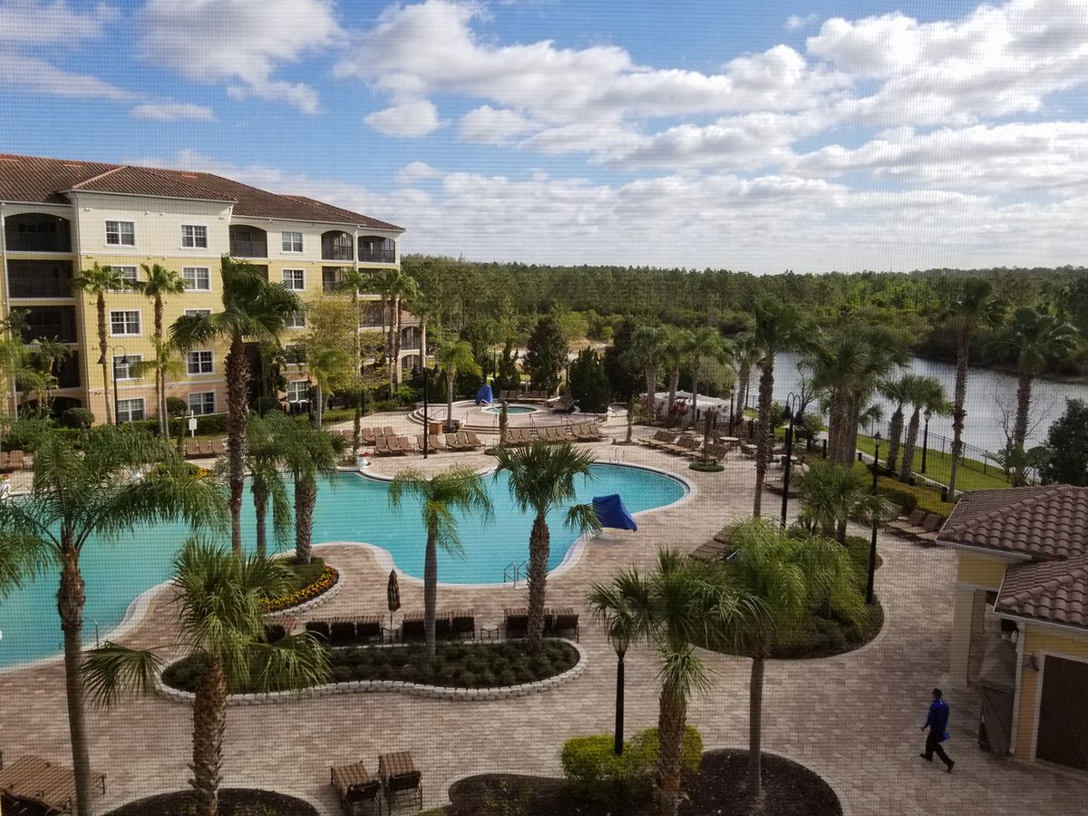 WQ_Orlando's tweet photo. There's nothing better than a pool view from your balcony. 📷: Guest Image https://t.co/BLWSxLJeqI
