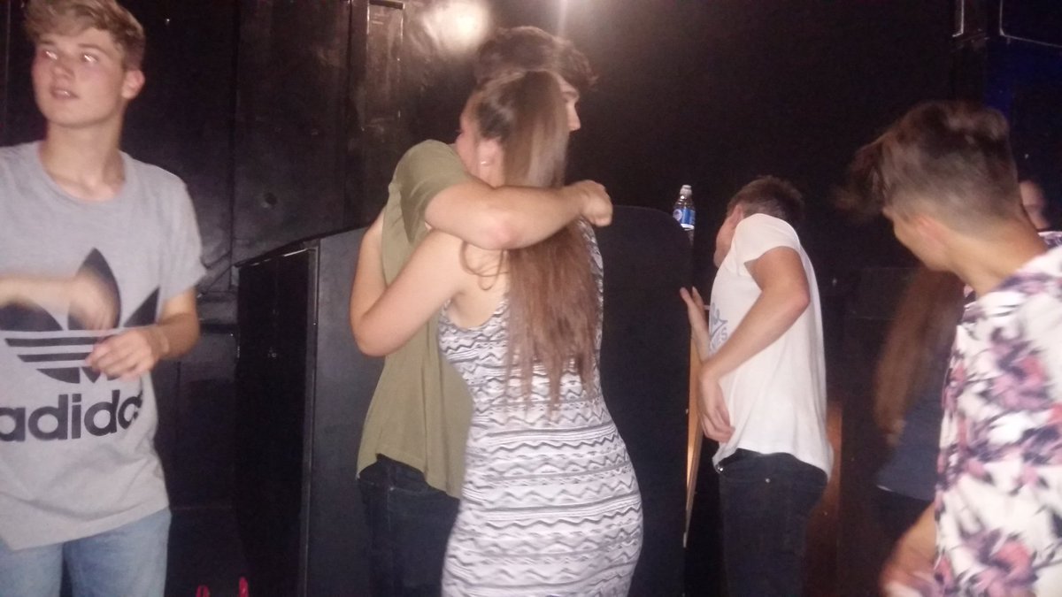 SophieFoster13's tweet photo. @TheVerseBand such a good day, been amazing to be able meet you. Love you lots❤🌍 https://t.co/T1RmcAJzKy
