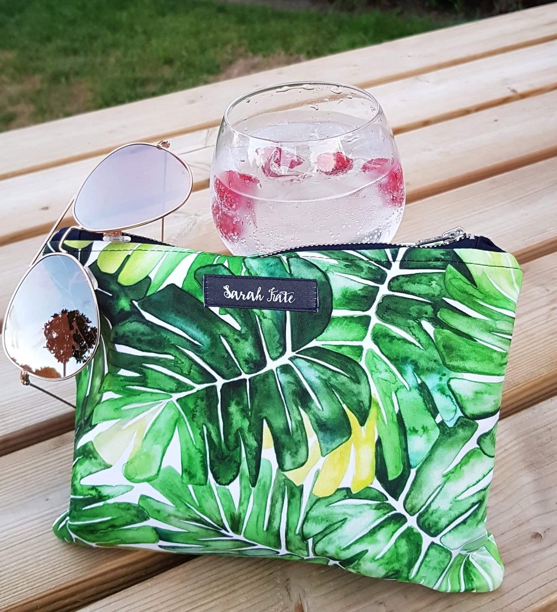 SarahKateTex's tweet photo. Always lovely to see my designs being used and appreciated by a happy customer! This is still one of my fav pieces! #accessories #handmade #surfacepatterndesigner #textiles #handpainted #digitalprint #etsyuk https://t.co/Y8sdNE9UWR