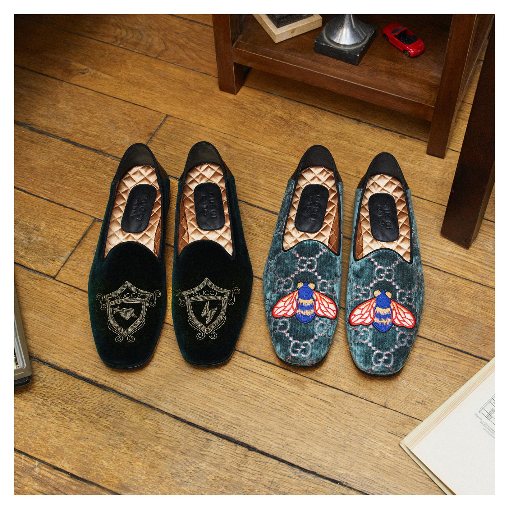 bagage Jolly åbning gucci on Twitter: "From the #GucciPreFall18 men's collection, new velvet  loafers enriched with a printed gold bee on the heel of the shoe which,  crafted in soft leather can also be worn