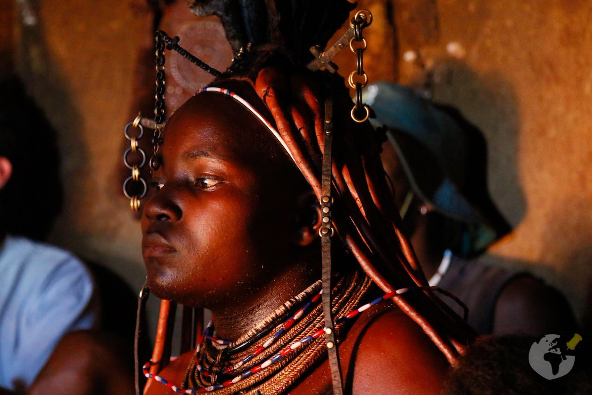 Tribe himba black. Племя Химба. Народность Химба. Химба Намибия подростки. Племя Химба женщины.