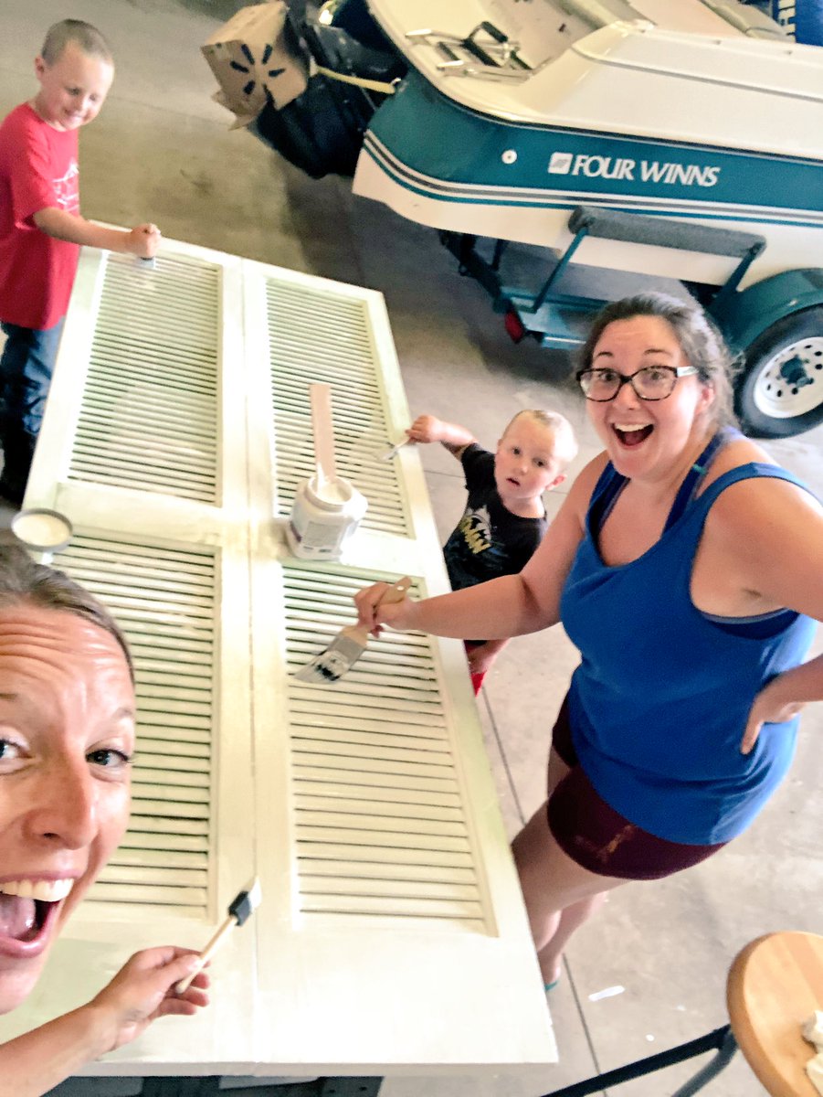 MrsSimonsSays15's tweet photo. Look at all the helpers I have with wedding decor! #lessthan2months #painting #classicwhite https://t.co/GkzrJEo8qD