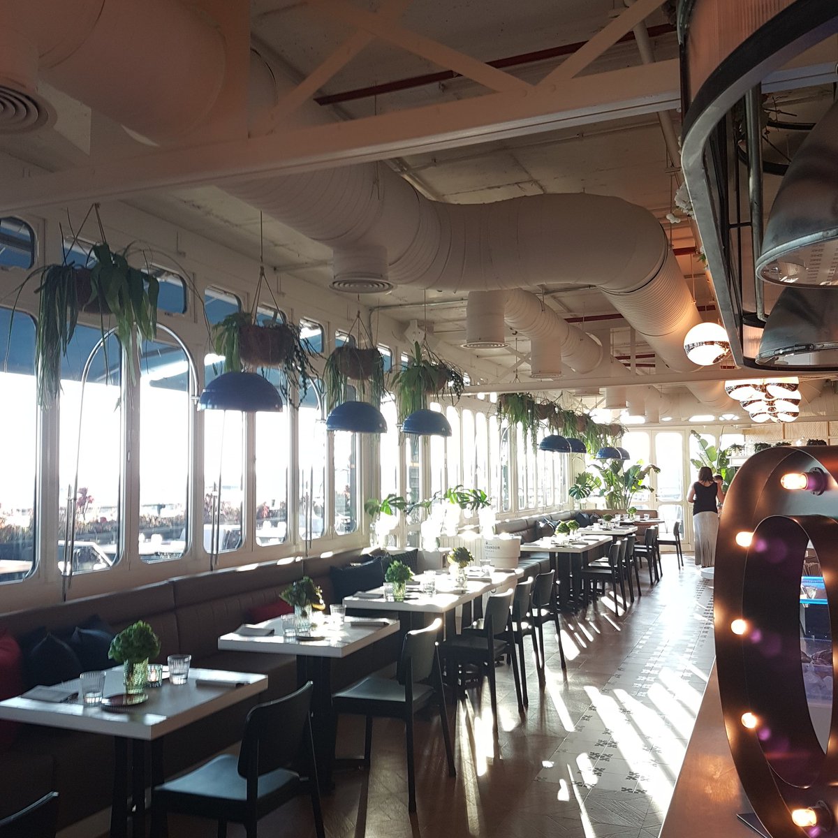 thegravedigger2's tweet photo. @OnlyYouHotels 'no we are full!' If a #hotelguest please take note to #book #reservation we even looked at the menu in the bar &amp; no staff mentioned it. #shame looked great. #bookahead #hotel #madridfood #hospitality #spain # empty would've been in &amp; out in an hour :-) https://t.co/ih2jOp17vh