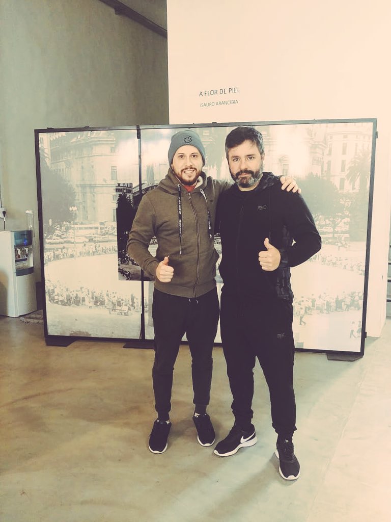 Las pibas de @LaNuestraFutFem salieron a la cancha en el <a href="/espacio_memoria/">Espacio Memoria</a>. 
Con @MonicaSantino, Gastón y <a href="/ClaudioMorresi/">Claudio Morresi</a> en la muestra <a href="/DeporteDDHH/">Espacio Deporte DDHH</a>. ¡Gracias!