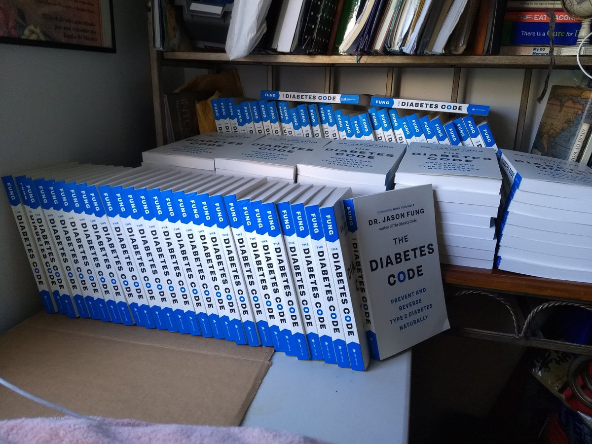 dubroval's tweet photo. Update 1: My project to gift 100 #DiabetesCode books by @drjasonfung to my pals & colleagues is 1/3 done. Everyone knows someone who is type 2 diabetic and/or obese. Diabetic pals are very interested. Others are sceptical of free anything. It's a great book that should be read. https://t.co/d7AUvsXAv0