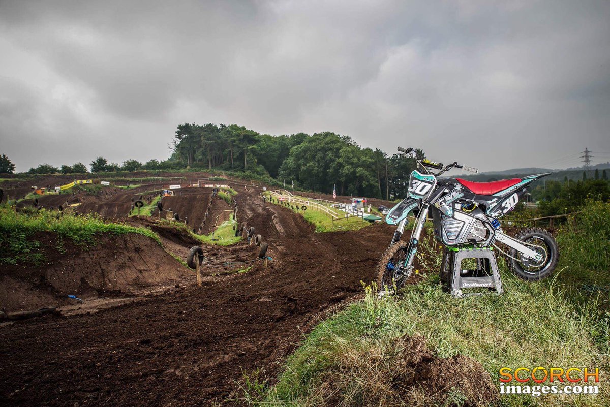 MotofamilyE's tweet image. Built, developed and thinking of the planet.
Meet the pro E series built by myself.@Scorchimages killer shot.
#electricbikes #ElectricVehicles #motocross @ecotricity @renishawplc @elonmusk @DaleVince @FullyChargedDan @dirthubuk @trax_hyper @Ducksmart