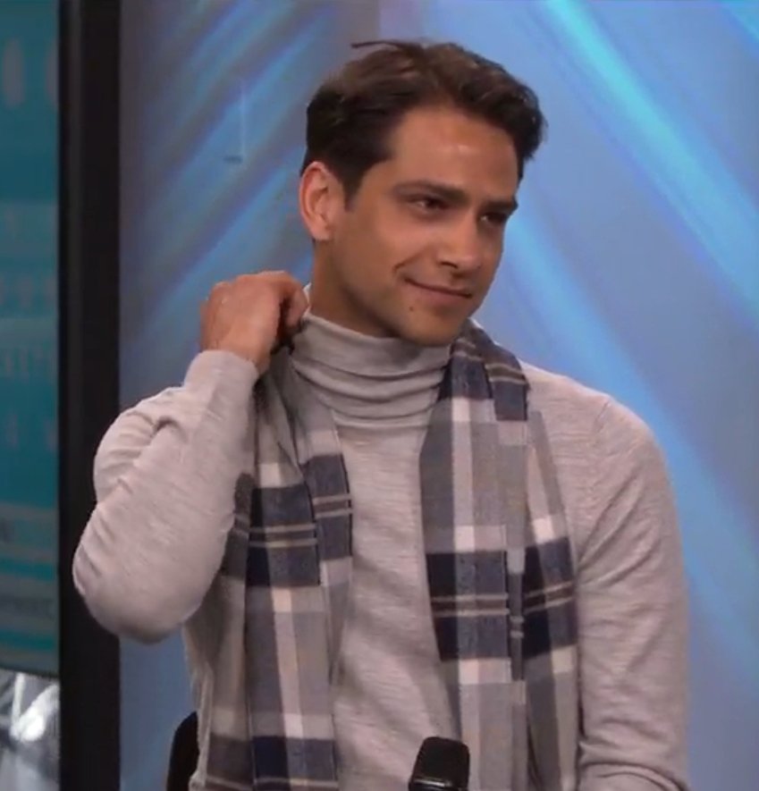 JuttaFreudig's tweet photo. #MusketeersEurope #LukePasqualino #lucapasqualino in #PoloNecks - Part 2 March - December 2017 https://t.co/4H3xvXjP4P