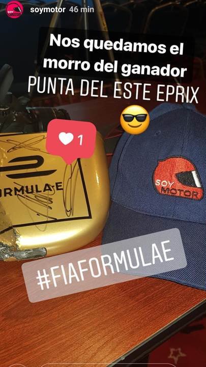 d_panelo's tweet photo. No sólo tenemos la trompa del ganador de #PuntaEPrix, ahora también la dek flamante campeón de la cuarta temporada de #ABBFormulaE @SoyMotorCoches #NYCEPrix #FormulaE https://t.co/NVHeVYOyMQ
