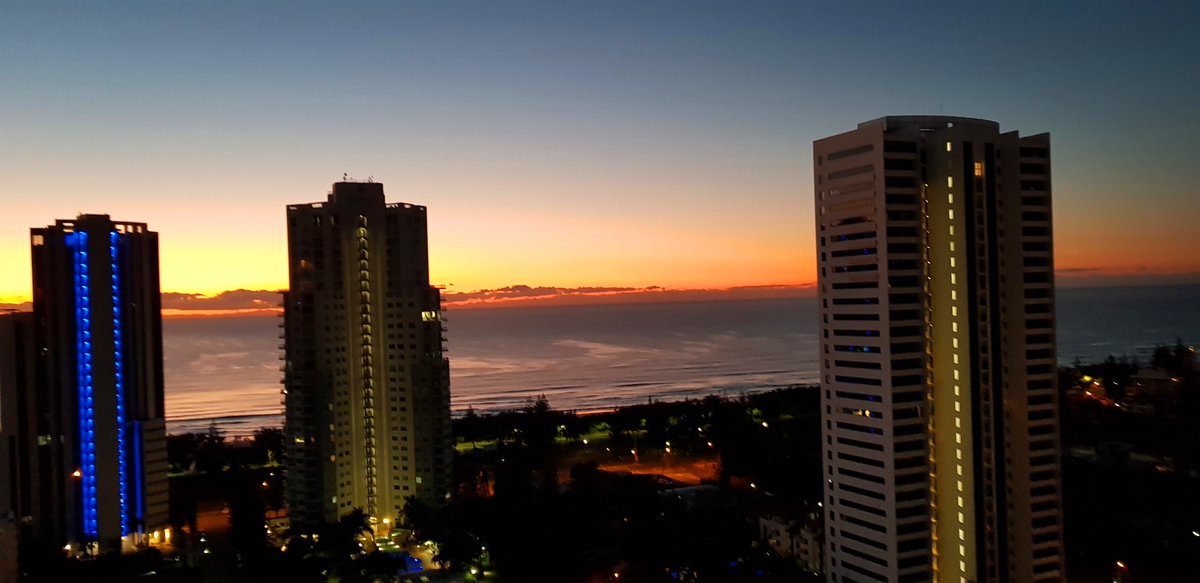 CherScheff's tweet photo. Early morning lights from my window #silentview #GoldCoast https://t.co/NinkRhiPT1