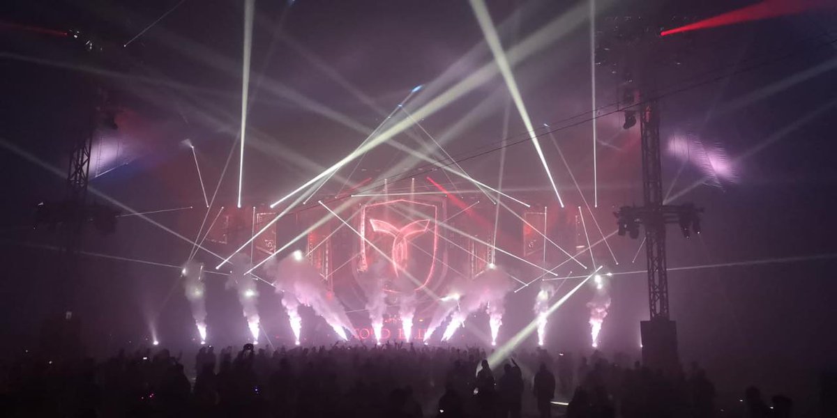 🎶🎶😍 TransMission is ON 247ULTRA LIVE from Neustadt-Glewe Germany NOW: ABOVE &amp; BEYOND #AirbeatOne #TransMissionFestival #Transmission #Trance #EDM #TMAIR18 #trancefamily #trancemusic #AboveandBeyond <a href="/aboveandbeyond/">Above & Beyond</a> <a href="/247ultra/">@247Ultra</a> #247Streaming 👉 LISTEN LIVE: 247ultra.com