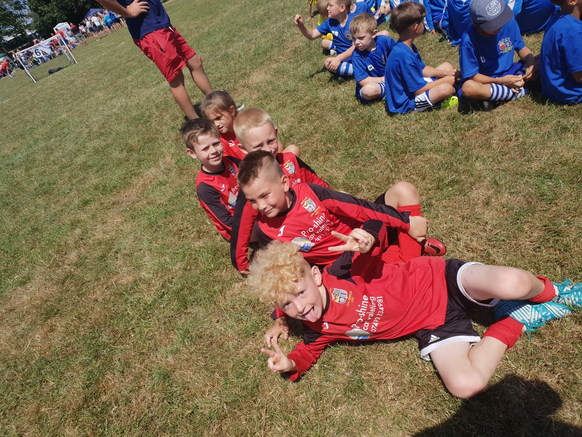 NptCivilService's tweet photo. Newport Civil Service Under 8s   

Well done to our Under 8s who had 3 of their own sides in the Newport Corries Tournament today. They worked really hard!   

Post 2

#NewportCivilService 
#NPTCivil 
#CivilNPT https://t.co/6g3jxjQXU2