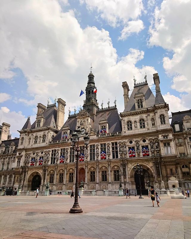 reinforzato's tweet photo. Hôtel de Ville, onde fica a prefeitura de #paris. #diretodeparis
.
.
.
#hoteldeville #4eme #parismaville #parismonamour #parisiloveyou #parisweloveyou #parisjetaime #topparisphoto #igersparis #france #frança #francemonamour #franceiloveyou #atoutfrance #francejetaime #visitf… https://t.co/6E8LgrapWB