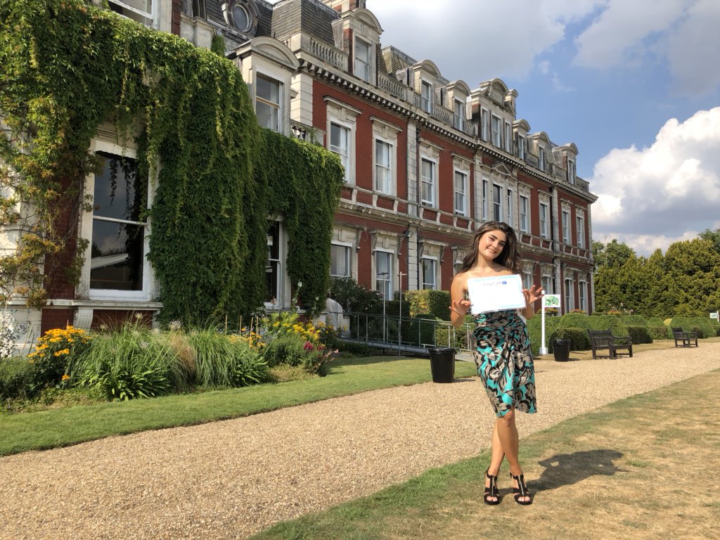 levine_art's tweet photo. Today my daughter graduated from #tringparkschoolforperformingarts &amp; I think one of the most historic &amp; beautiful ballet studios in the UK what used to be the library of the Rothschilds, she was a lucky girl to attend such a prestigious school good luck darling in all you do https://t.co/WgS0R2KoZM