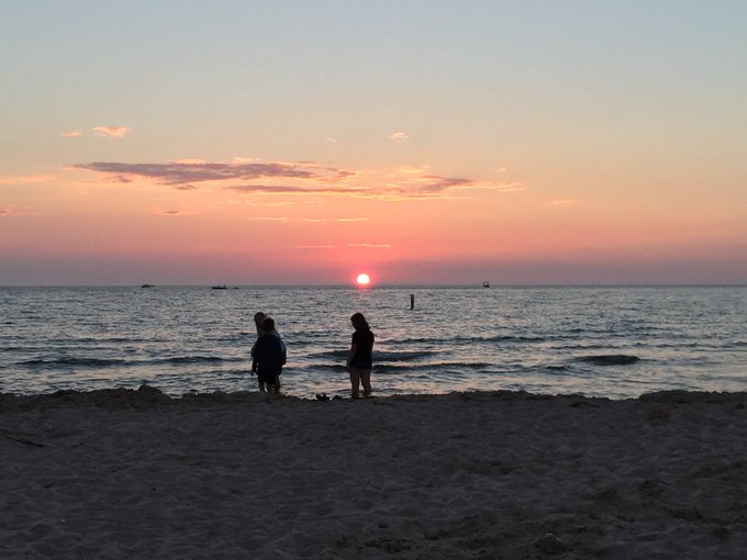 Beautiful summer Lake Michigan (Pentwater) sunset https://t.co/ZIZ8n8Trod<a href="/tag/newprofilepic"class="tags"><span>#newprofilepic</span></a>