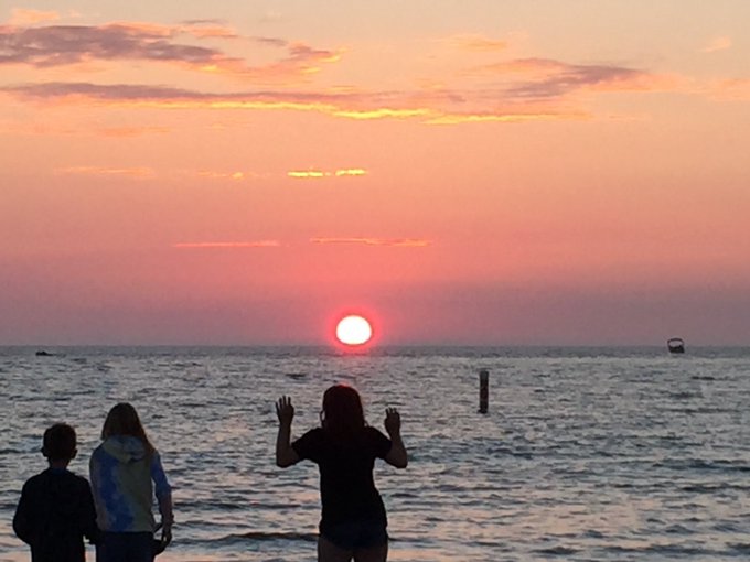 Beautiful summer Lake Michigan (Pentwater) sunset https://t.co/ZIZ8n8Trod<a href="/tag/newprofilepic"class="tags"><span>#newprofilepic</span></a>
