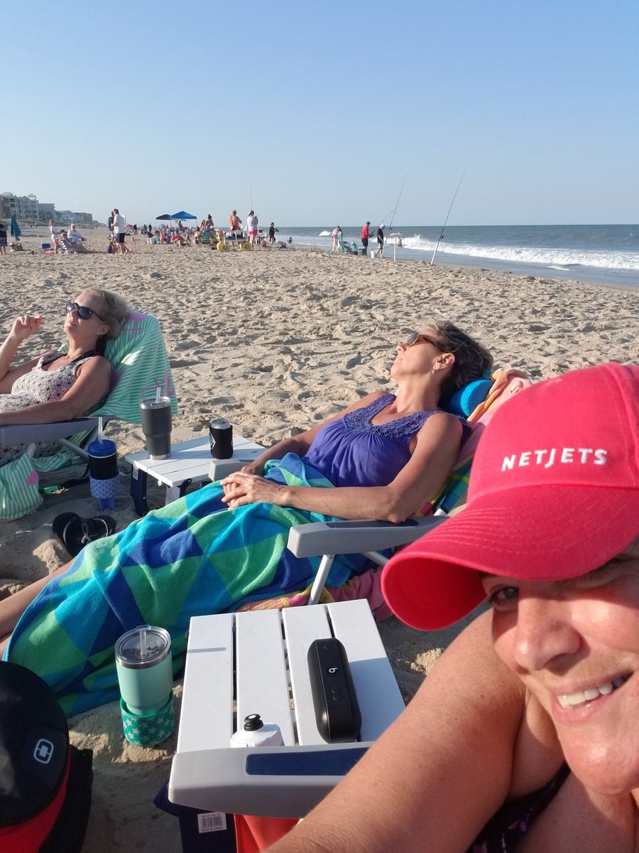 Putterchick's tweet image. Because "College Weekend" also means, "Afternoon nap!"