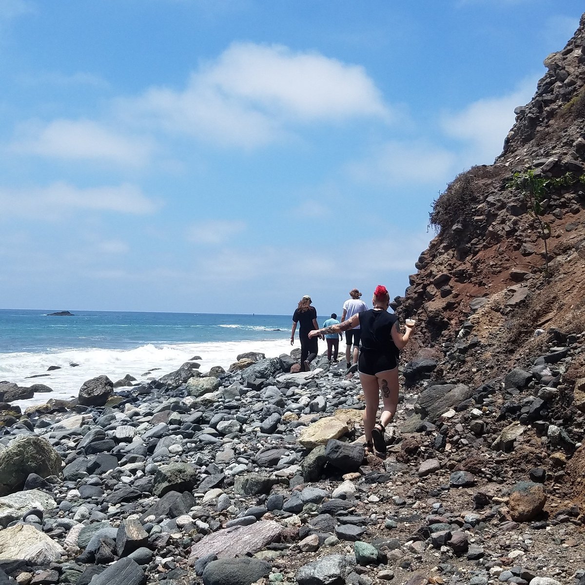 bluelanefoco's tweet photo. Show at @RiffMountain tonight with @ridgewaysocal @rtrmntprty &amp; Hatteras, see you there unless we get swept out to sea 🌊🏝 https://t.co/37NdlmDChe