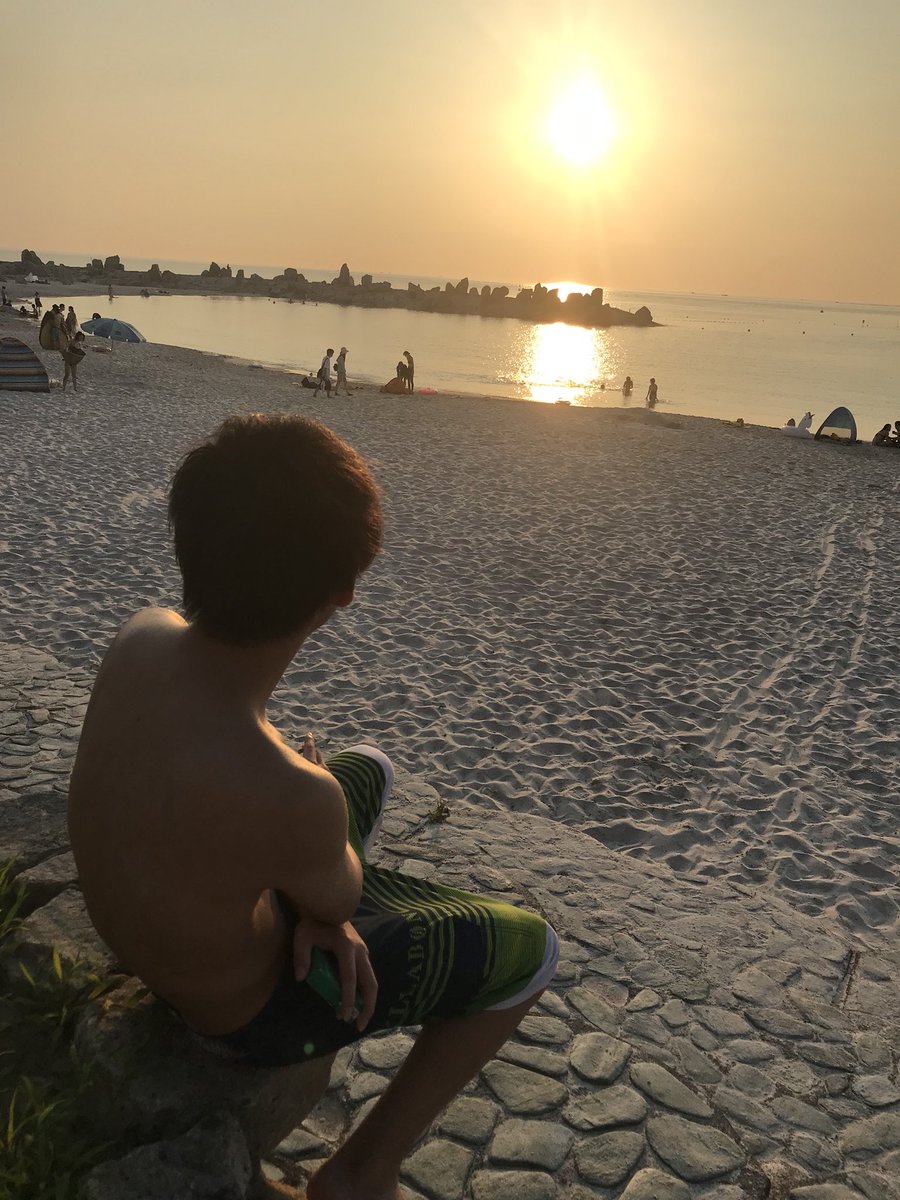 l_yt1c's tweet photo. 昨日白良浜での同窓会を終え今から東京へ！！

水めっちゃきれかったと思いながら爆睡しますおやすみなさいw https://t.co/84bZqRFqIm
