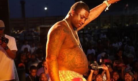 UpTopCulture's tweet image. Gucci was GLOWING while he was pregnant... 

9 months later Quavo, Offset, and Takeoff were born