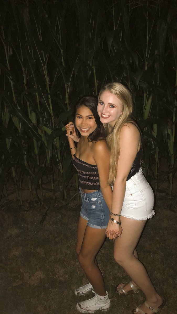 abbyy001's tweet photo. summer nights https://t.co/OMHKk9p9mP