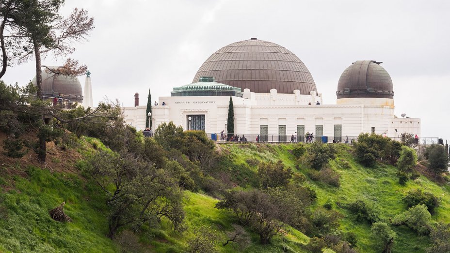 Griffith Observatory evacuated due to suspicious package thr.cm/ywFD7I https://t.co/CFqNaf1DpT