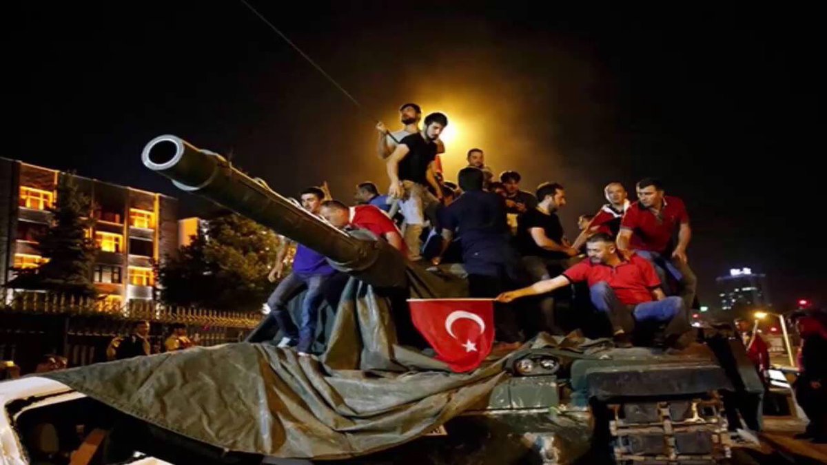 gmbyt's tweet photo. 15 Temmuz gecesi darbecilere,
Canı pahasına darbe yapıp,
Makam-ı Mahmud'a ulaşanlar,
Bin yıllarca Rahmetle anılacaktır,
Mekanları Cennet Olsun.
Birliğimiz daim olsun..

#81MilyonTekYürek
#Unutmayacağız 
#15TemmuzDestanı 
@RT_Erdogan https://t.co/IoD4GjB2sM