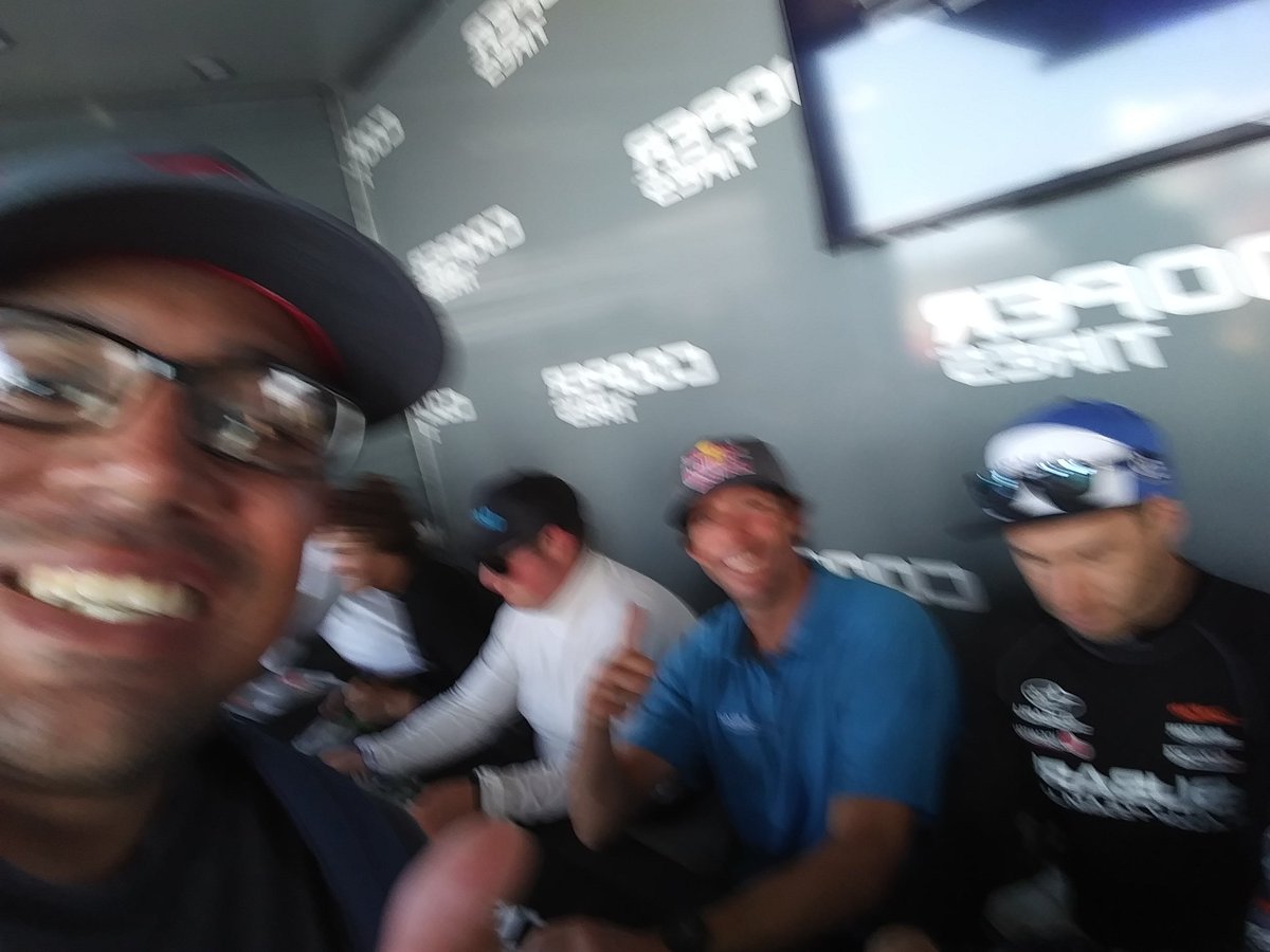 BinarryStarr's tweet photo. After 16 years I finally got to meet my hero! @TravisPastrana #ARXRallyCross https://t.co/E2OCYIxTBI