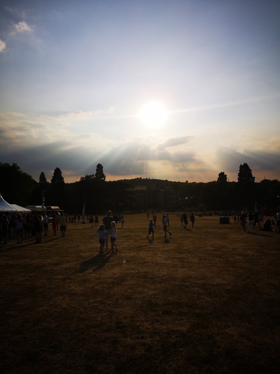 LifeOfJenJenLou's tweet photo. #HERITAGELIVE @EHAudleyEnd "we love heritage live" what a view, what a sunset. #greatbackdrop https://t.co/6D0kesHiEN