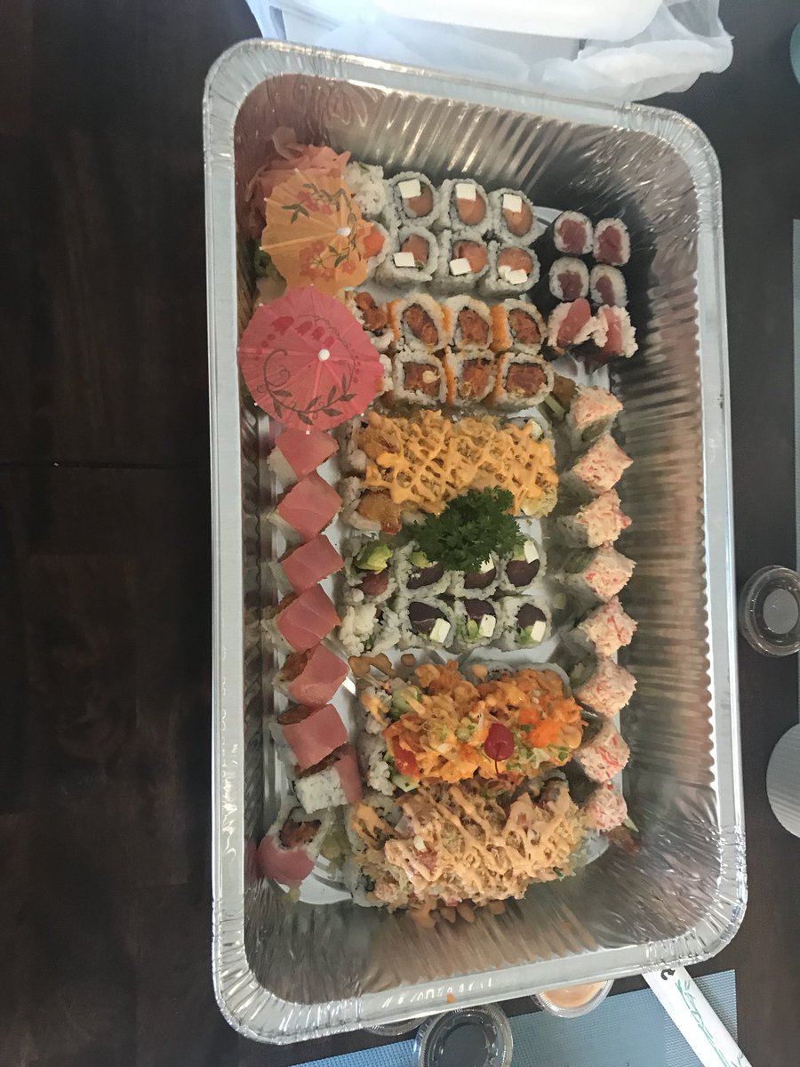 ClassyTulip13's tweet image. In case you were curious what $70 of sushi looked like. P.s. there was three of us🤷🏼‍♀️