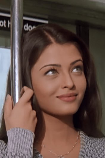 Isa on Twitter: &quot;I just wanna look like Aishwarya Rai in Aa Ab Laut Chalen… &quot;