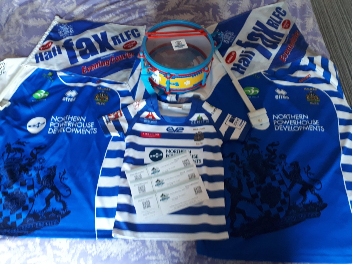 JHamer21's tweet photo. Shirts, tickets, car flags and Ruby's drum! Think we are ready for the trip @Ls28Halifaxrlfc @Halifax_RLFC . COME ON FAX!! ๐ #Londoncalling #Faxonfire #BlueandWhiteArmy https://t.co/NPsXfVllq4