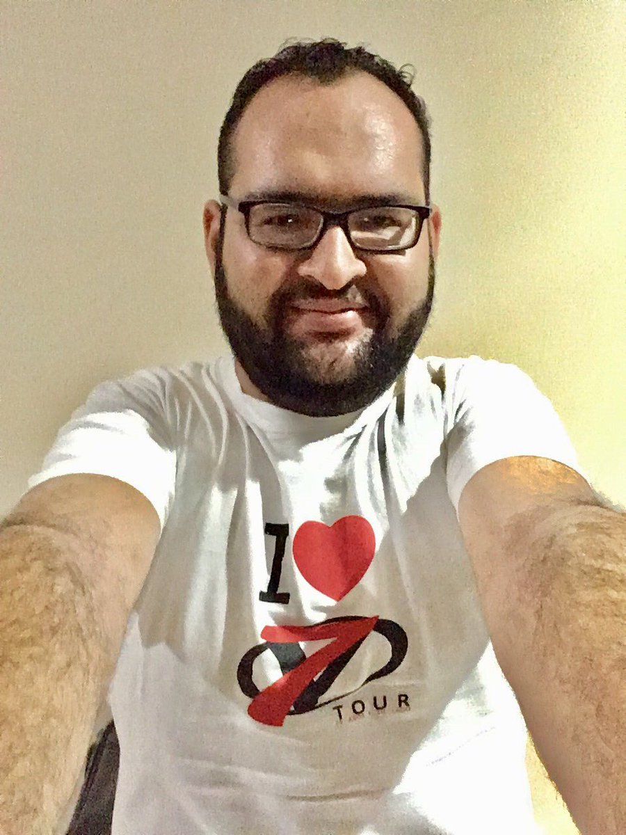 urieliyobg's tweet photo. Lo volvimos a hacer, @ov7oficial en #Durango. Primero celebrando los 25 años A tu lado, hoy a los 30 años de su historia #Ov7lover #Modofan #Rt #Pop #OV7Durango #FENADU2018 #Velaria https://t.co/KE7dcB7E5a