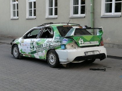 Blūms: Diemžēl pēdējā līkumā iebraucām par ātru un apgāzāmies (VIDEO) go4speed.lv/lv/news/rallij…