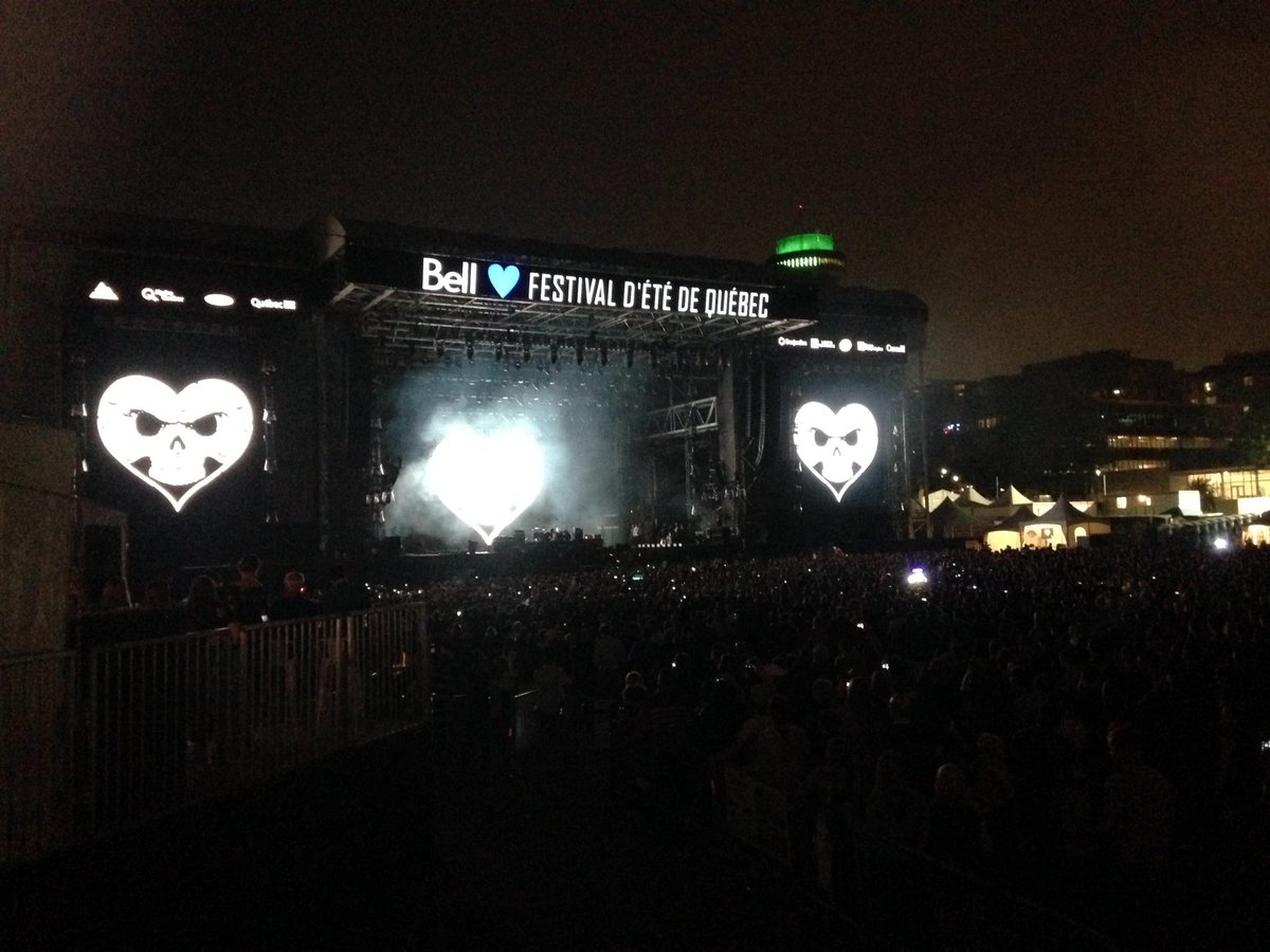 JosieDesloges's tweet photo. C'est parti pour Alexisonfire #FEQ #lesoleil https://t.co/Kq6q6OvR6m