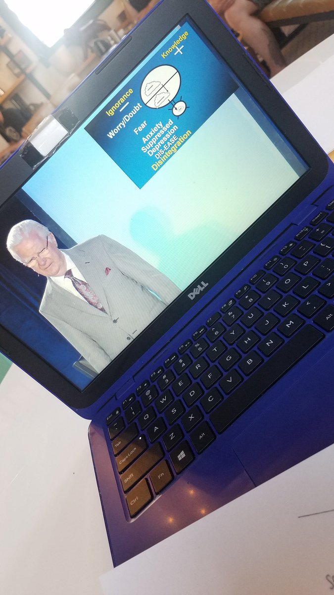 SabrinaLOV3's tweet photo. @bobproctorLIVE @SandyLGallagher  food for thought! Loving every minute of it.🤓 #pardigmshift replay https://t.co/xFFfIoZjN3