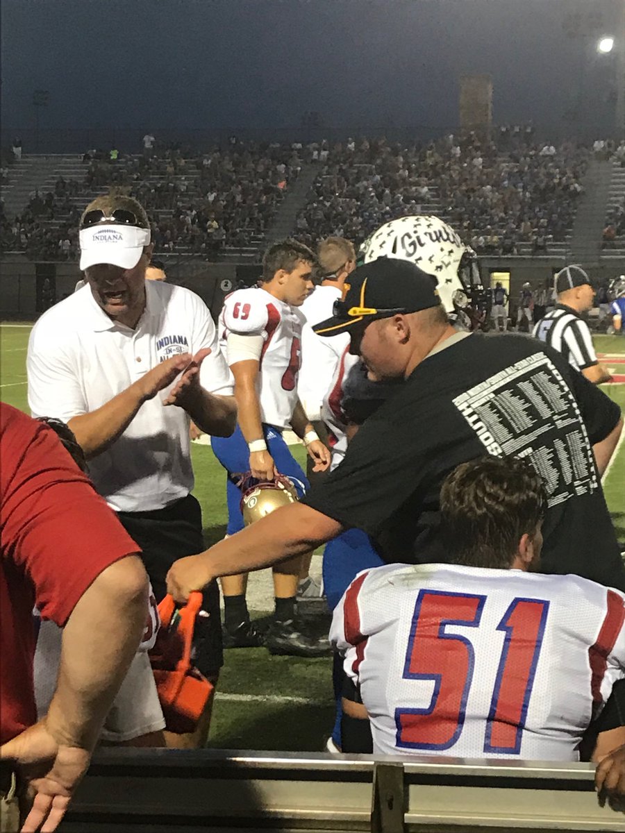 MilanIndianFB's tweet photo. As expected @e_ric_spears represented MHS and Milan Football with pride last night at the all star game. @UIndyFB is getting one heck of a manager! Proud of you @e_ric_spears ! #weRmilan #nsah https://t.co/1jIOYH2Ecn