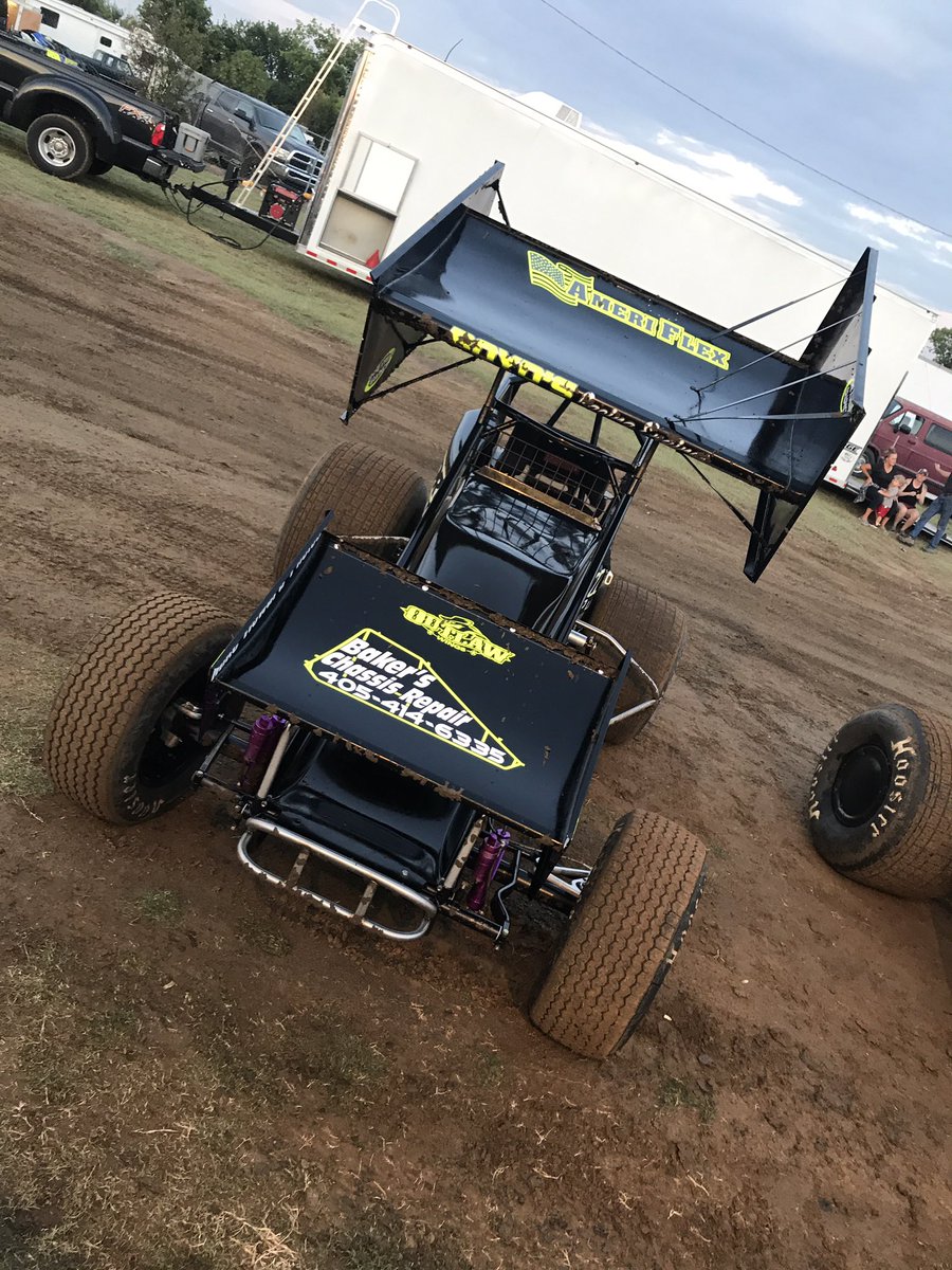 Alison Slaton first sprint car heat win from second start spot.