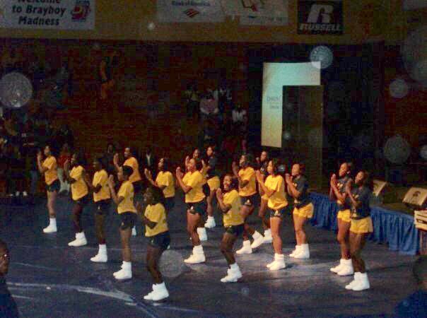 _lickaTEEsplit's tweet image. Back when #IIOS and #LuvABulls were deep af and pulled up hype to the pep rallies