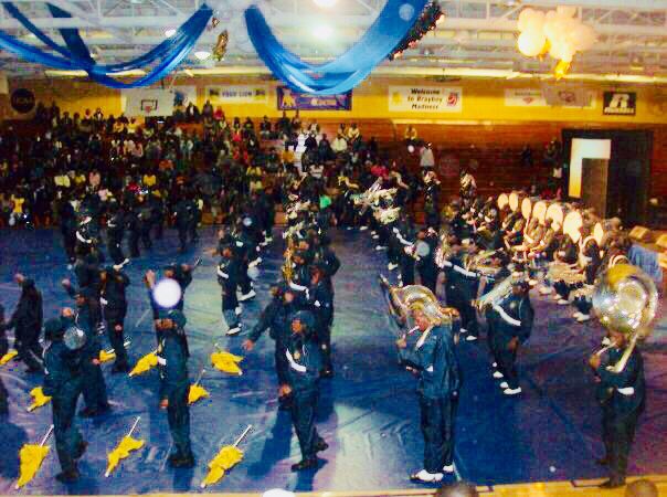 _lickaTEEsplit's tweet image. Back when #IIOS and #LuvABulls were deep af and pulled up hype to the pep rallies