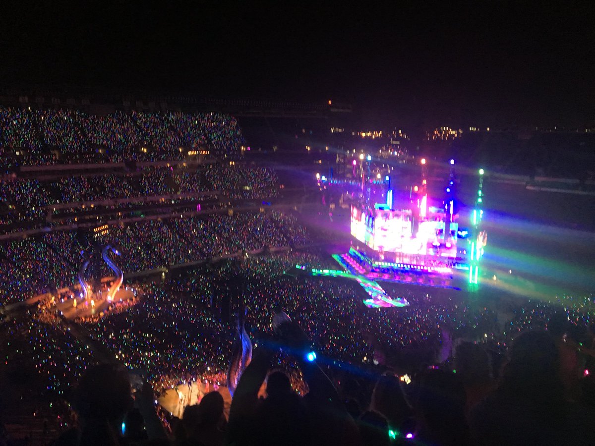 allicarbone's tweet image. Omg @taylorswift13 in Philly.... night 2 or going, 14th show of mine.... first tour mishap! Crazy!!