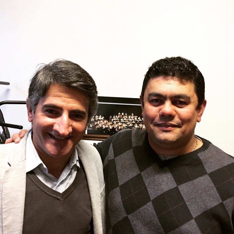 El año que viene cumplo 25 años de trayectoria como actor y autor. 
Este 30 de diciembre comienzo dichos festejos junto a la <a href="/OJSodre/">OrquestaJuvenilSodre</a> la foto estoy junto al maestro director Ariel Britos, junto a él, <a href="/alvaroahunchain/">Álvaro Ahunchain</a> y <a href="/MauricioMartnez/">Mauricio Martínez Panzardi</a> estamos armando un gran espectáculo