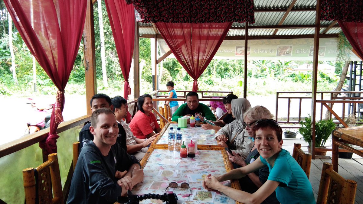 btn_aketajawe's tweet photo. #spbtnal13
Naaah..sebelum berangkat menuju #spb, kami isi bahan bakar dulu yaaaa....met makan Hobataaaa....
#SitiNurbaya
#menlhk
#KLHK
#ksdae
#malukuutara
#saveparrot https://t.co/LWDL93ePdZ