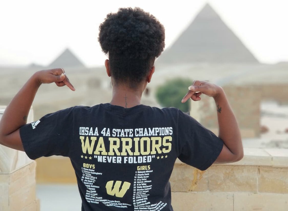 PamalaGriffin's tweet photo. I love that Mrs. Edwards, @msdwarren parent, took the #warriornation with her to Egypt! Looks amazing! @WarriorNation_1 @WCHS_Warriors #CFWF #justakid #justaparent #eastsidepride https://t.co/Oy5KP00U7k