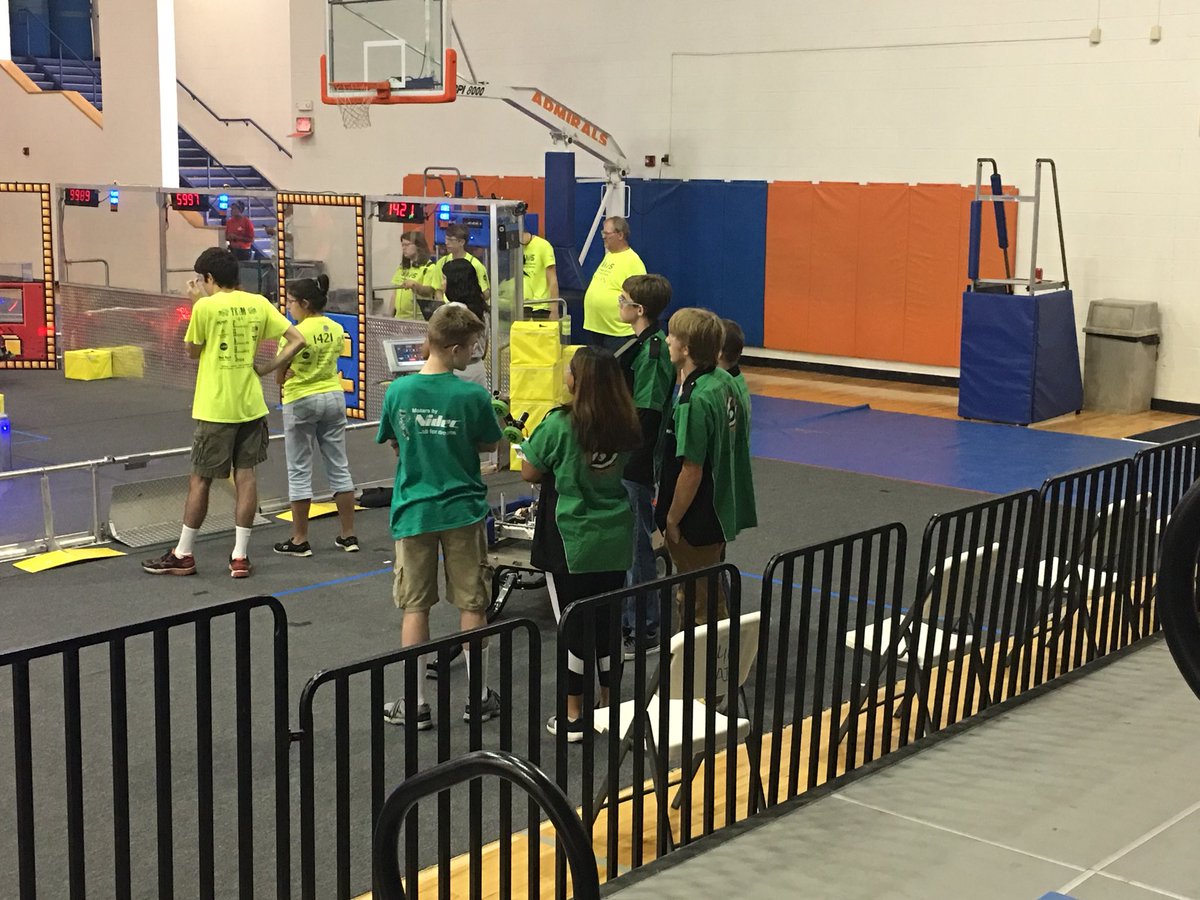 slidellrobotics's tweet image. Had a wonderful weekend at #BeachBotBattle !! Thanks @TeamFusion364 for hosting!! 🐅